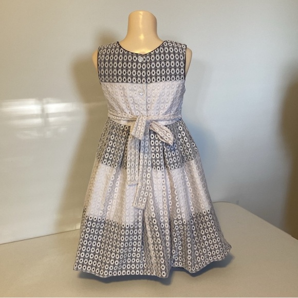 Girls party dress - Picture 2 of 7